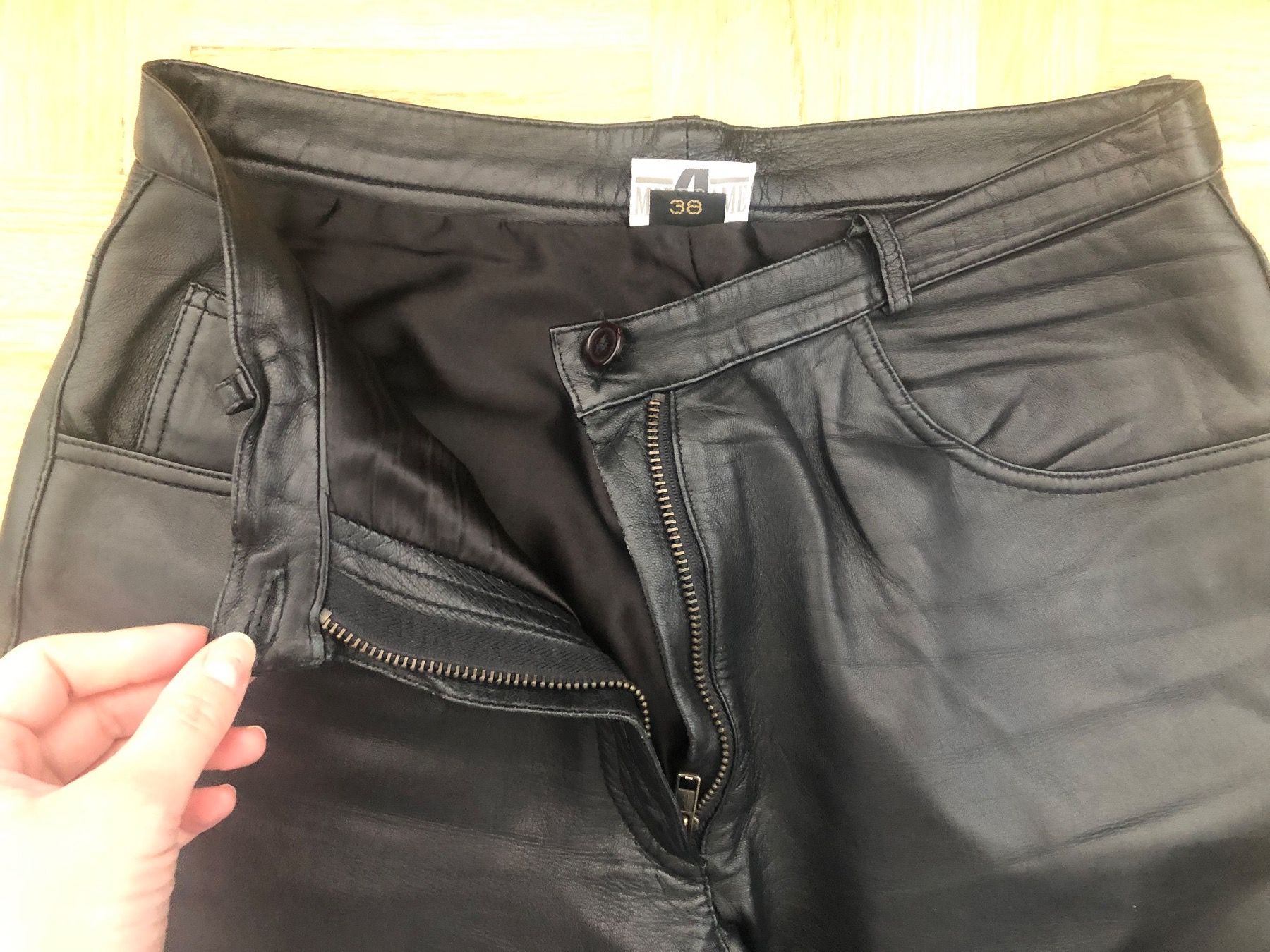 Hosen: Pantalon en vrai cuir – Gebraucht aus Onex von kattrina 2