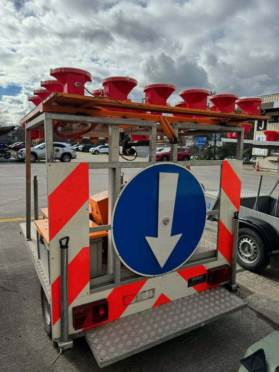 Remorque de signalisation déféctueuse (Defekt) in Grand-Lancy für CHF ...