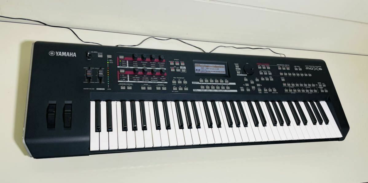 Yamaha Instruments de musique: Yamaha MOX 6 composing workstation moxif – D'occasion à Mendrisio par Redmana