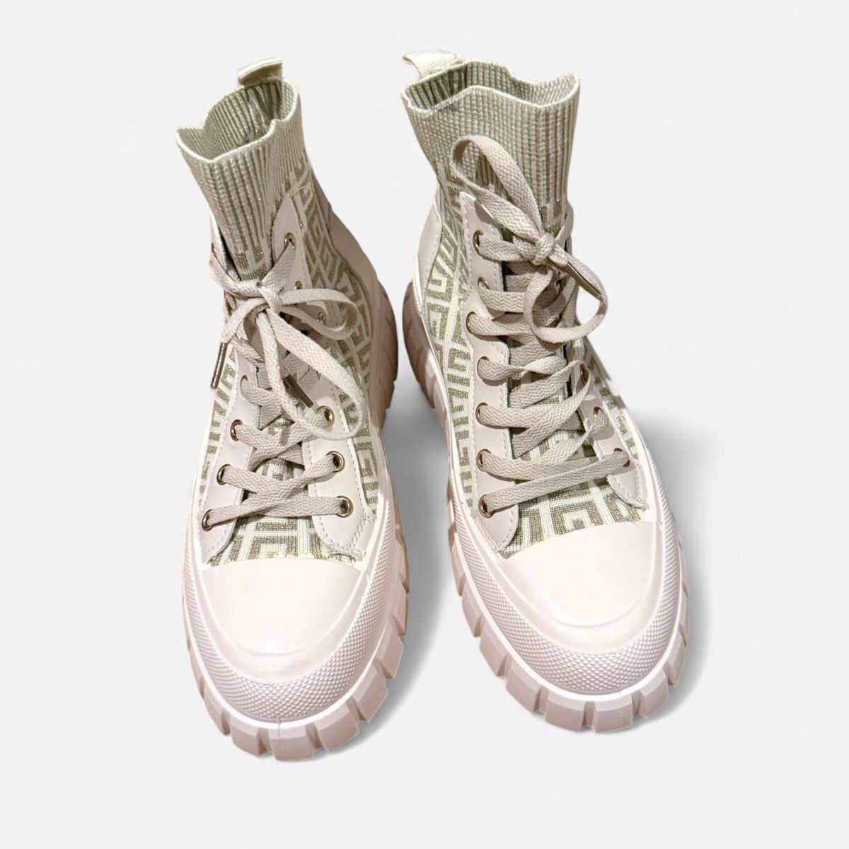 Scarpe da donna: Cream/Gold High Top Sneakers – Nuovo e nell'imballaggio originale da Basel venduto da 1moonstar 1