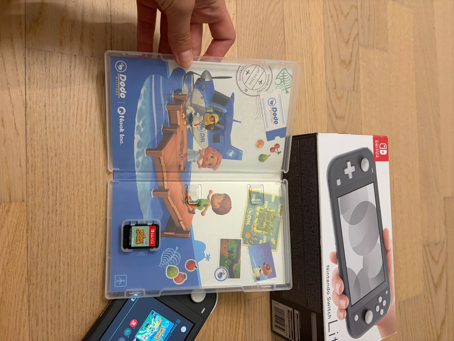 Nintendo Konsolen: Nintendo Switch Lite mit Animal Crossing – Gebraucht aus Glattpark(Opfikon) von NadjaRr 2