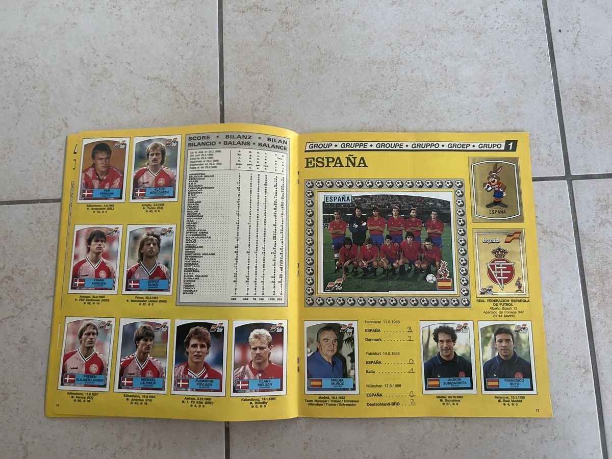 Panini Alben: Panini Euro 1988 komplett – Gebraucht aus Binningen von Flagello 9