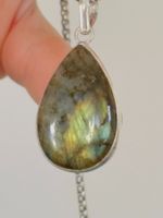 Fashionable labradorite necklace