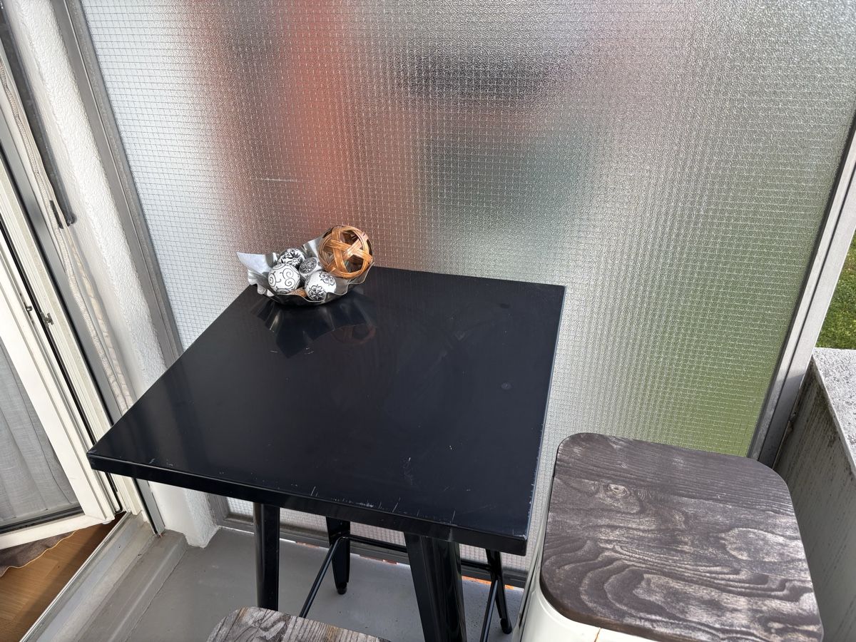 Sgabelli: 4x Barhocker Holz Sitzfläche plus Metall-Tisch  – Usato da Dübendorf venduto da mba_5yvw 3