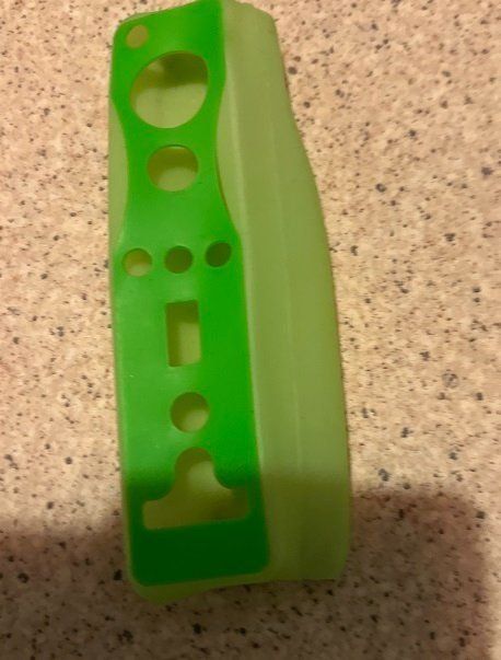 Custodie protettive: COVER FÜR WII CONTROLLER – Nuovo (secondo la descrizione) da Nidau venduto da EXP40