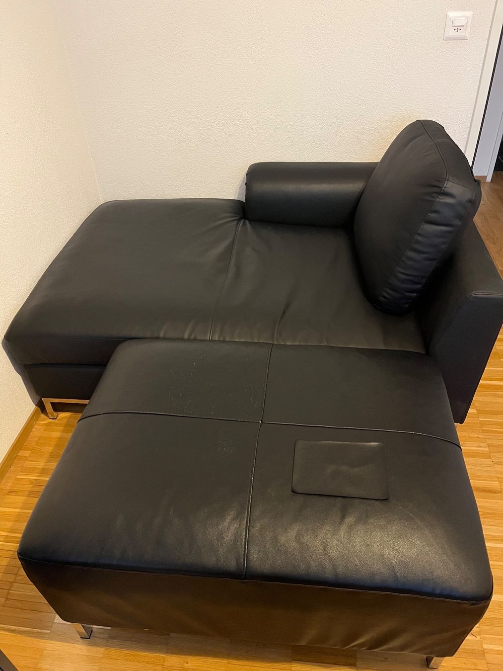 Sofas: Gratis Ledersofa schwarz – Gebraucht aus Dielsdorf von oochiewally01