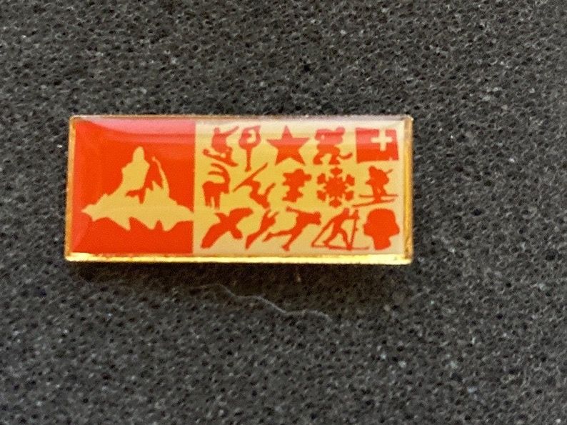Plaketten & Abzeichen: PIN'S - SUISSE – Gebraucht aus Le Brassus von cinema13