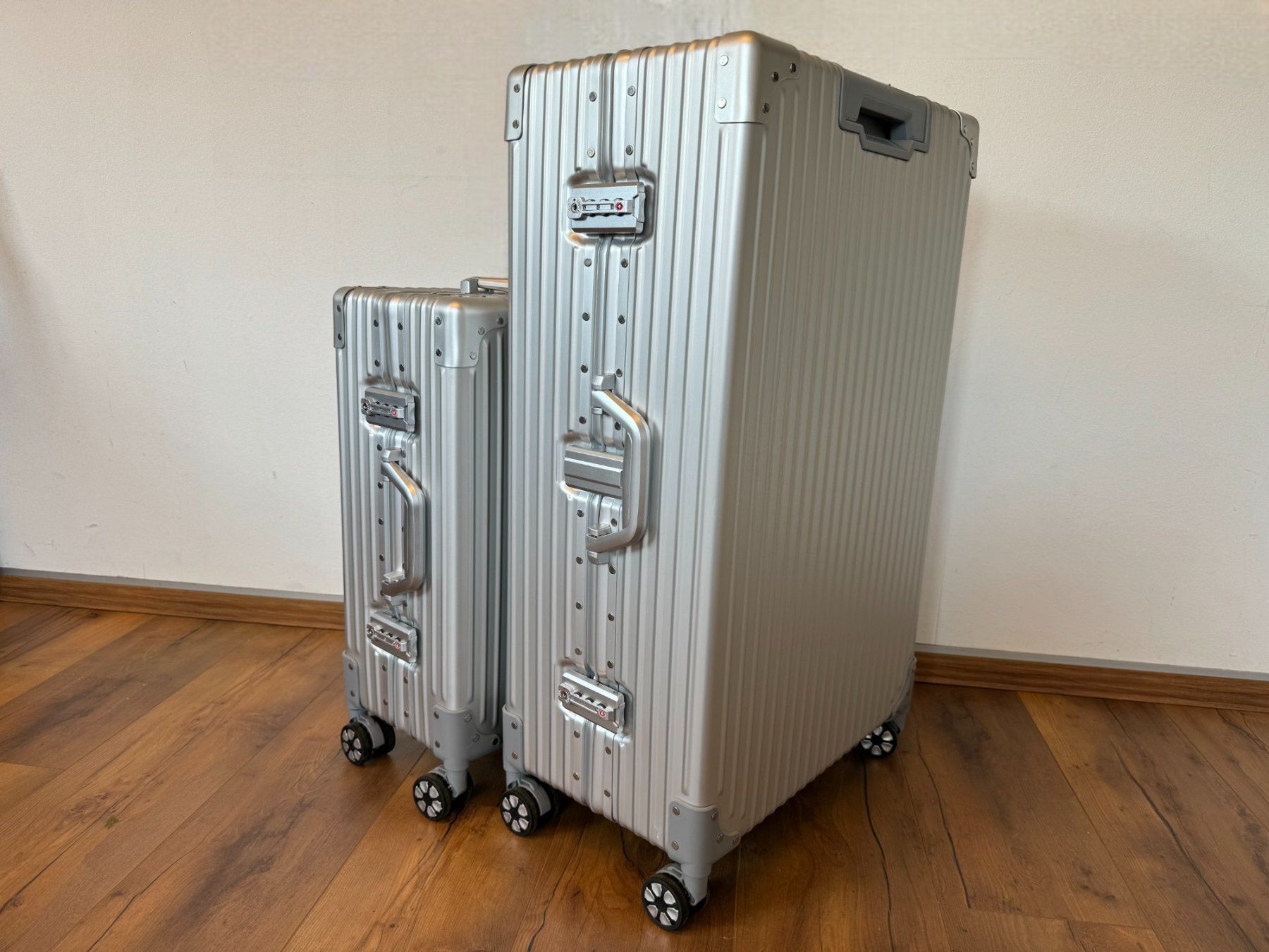Valigie: 2 teiliges Aluminium Koffer BUNDLE SET gateBAG in SILBER NEU – Nuovo e nell'imballaggio originale da Bergdietikon venduto da shopAgent 3