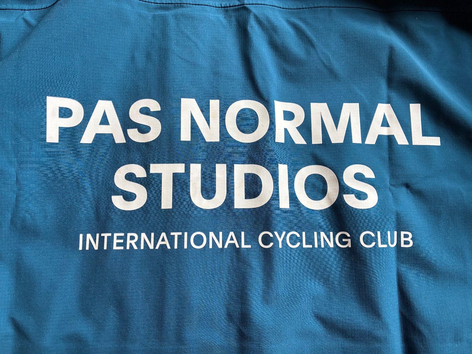 Pas Normal Studios Gilets & Westen: Pas Normal Studios Rennrad Weste Herren – Gebraucht aus Basel von thr_5wxq 4