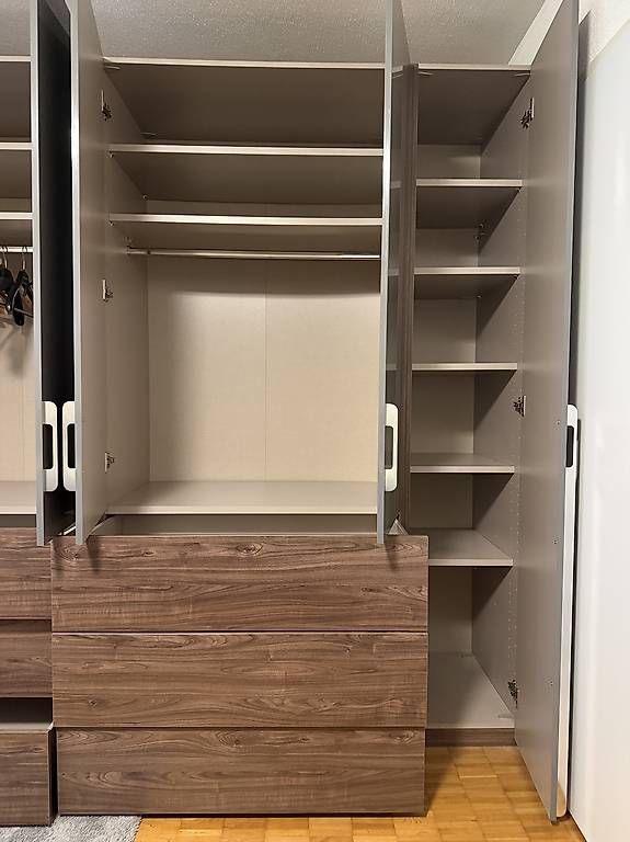 Schränke: Kkeiderschrank mit passender Kommode – Gebraucht aus Winterthur von dvr_m8yb 2