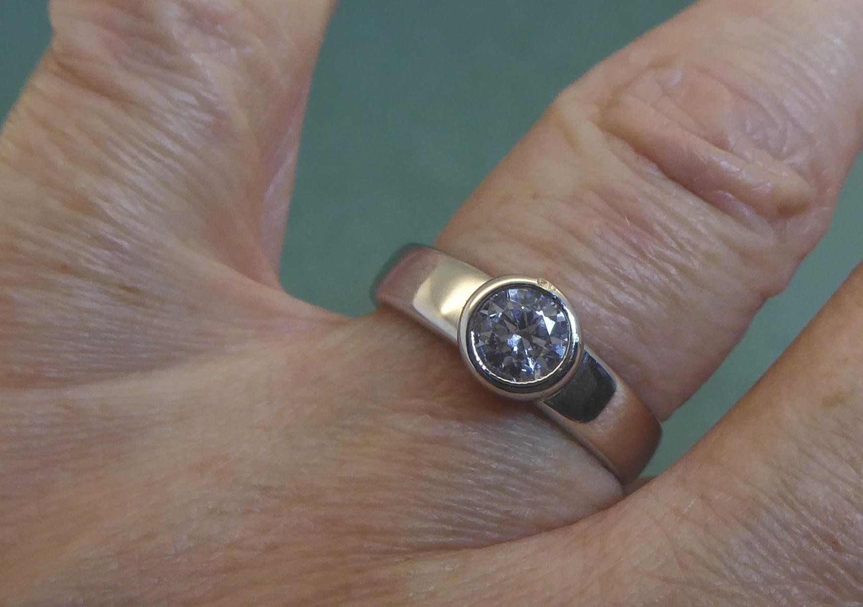 Anelli: Ring 925 Silber mit synthetischem Stein – Usato da Muri AG venduto da silvermouse007