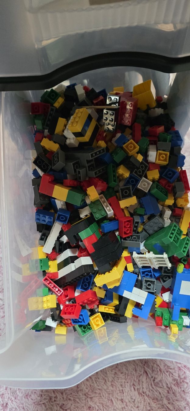 Armadi: Kleine Schubladestock inkl. Legos – Nuovo (secondo la descrizione) da Aeschi SO venduto da trindade 5