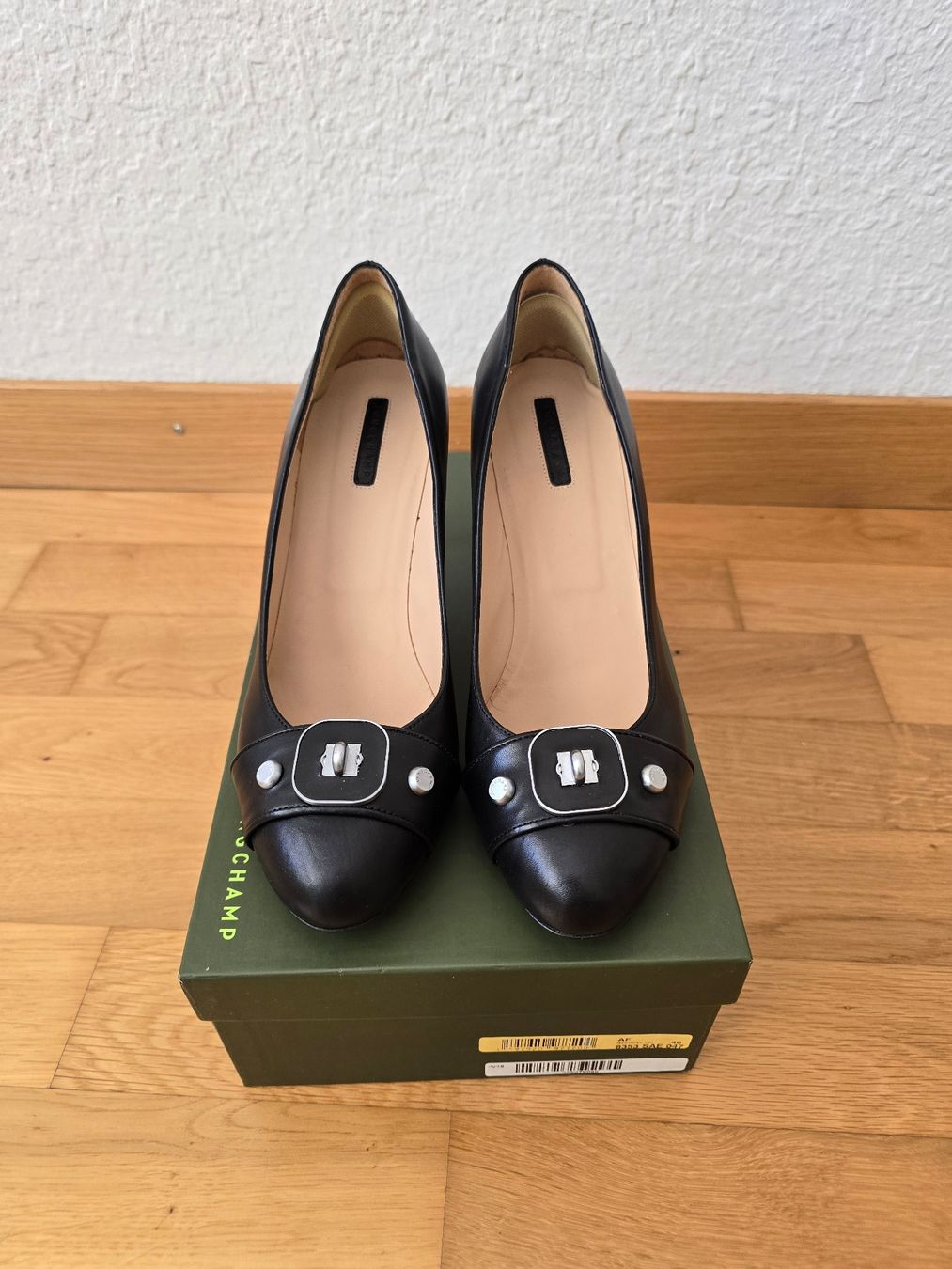 Longchamp Damenschuhe: NEU Longchamp Pumps Schwarz Leder Gr. 40 - original – Neu und originalverpackt aus Bern von Eshco