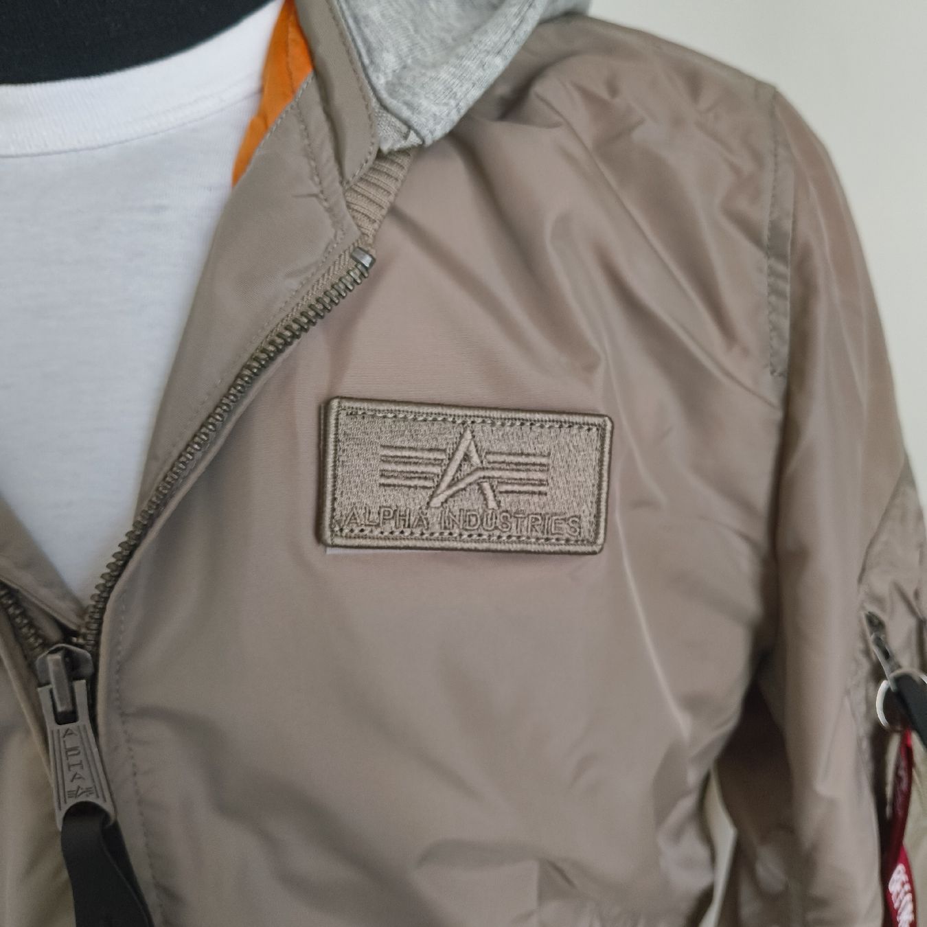 Alpha Industries Giacche: Alpha Industries Übergangsjacke mit Kapuze, Grösse L – Nuovo e nell'imballaggio originale da Uitikon Waldegg venduto da PJLS1 2