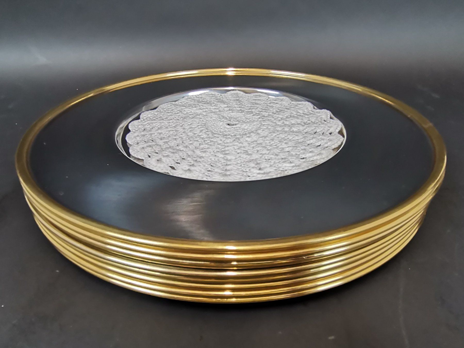 Piatti: MORINOX 8 Platzteller mit Goldrand + 8 Spitzendeko – Usato da Schaffhausen venduto da Restwert_SH 7