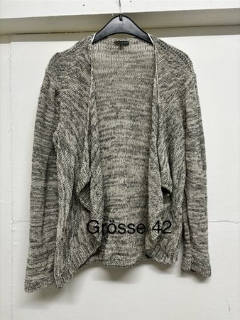 Strickjacke Grösse 42, Wasserfallkragen, meliert grau