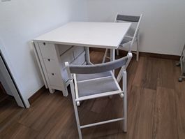 Esstisch + 4 Stühle
