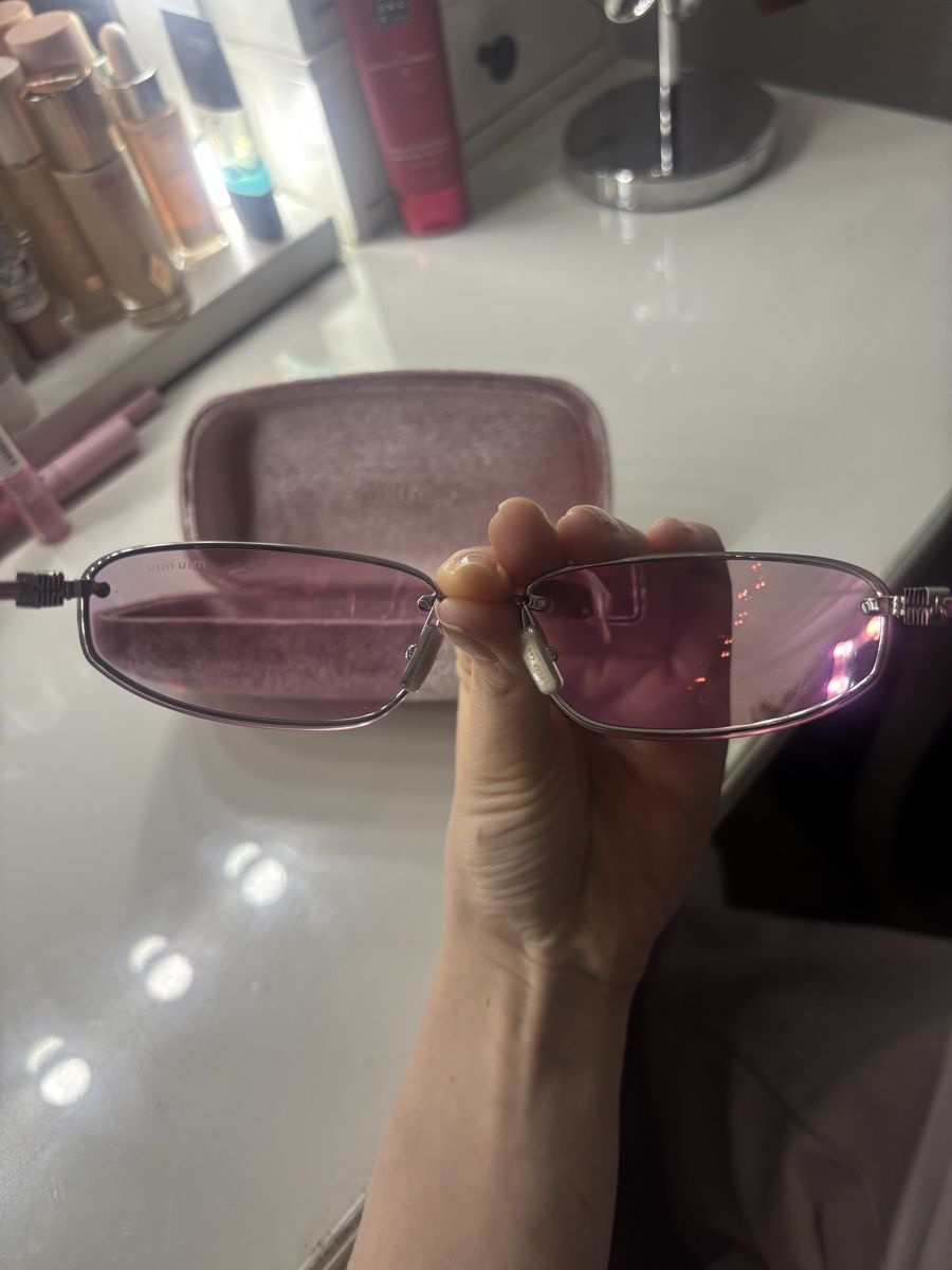 Miu Miu Occhiali & Lenti: MIU MIU Sonnenbrille mit Etui – Nuovo (secondo la descrizione) da Ehrendingen venduto da mic_qd8r 4