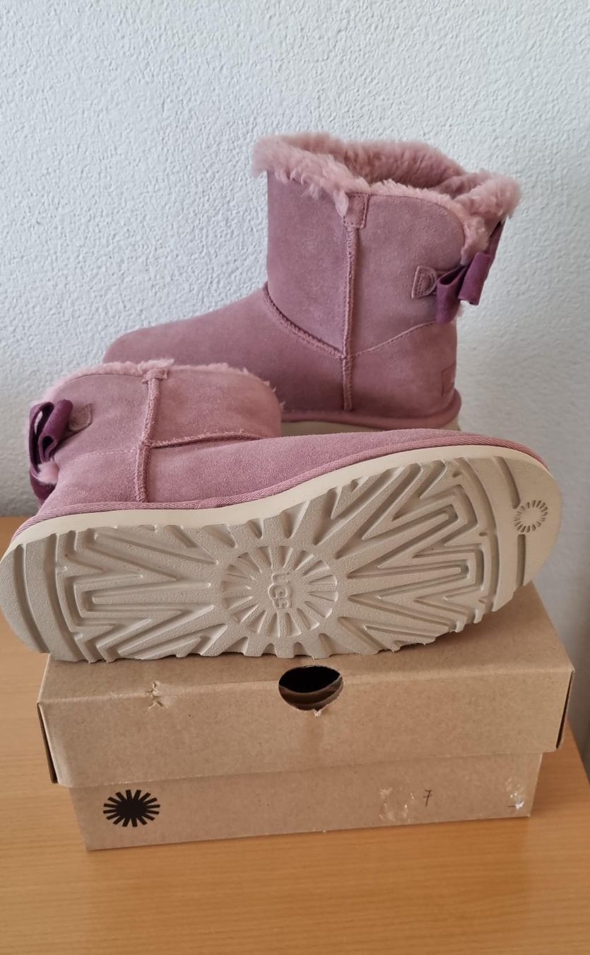 Ugg Scarpe da donna: UGG numero 38 rosa come NUOVE – Usato da Cadenazzo venduto da man_9hnd 2