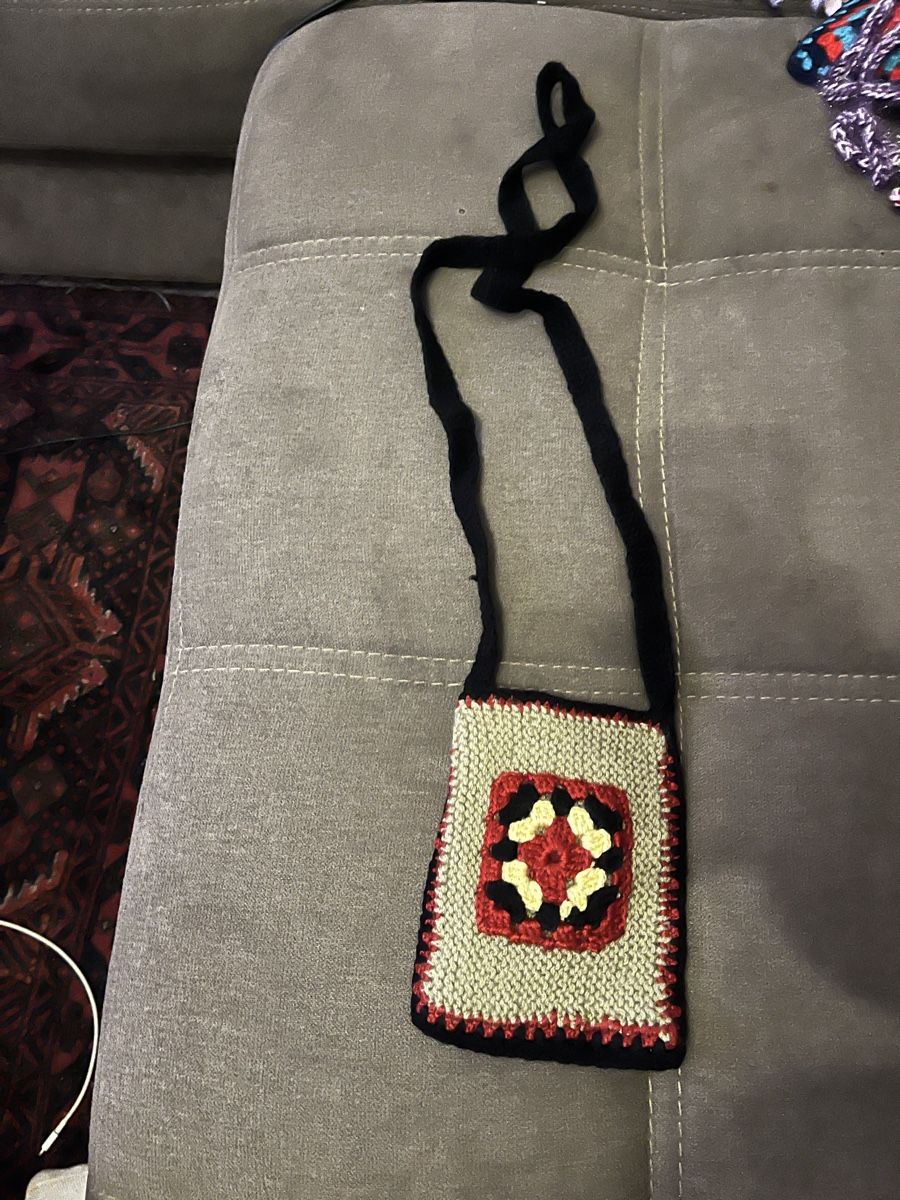 Borse: Crochet Phone Pouch Granny Square  – Nuovo e nell'imballaggio originale da Zürich venduto da aks_nyc5 7