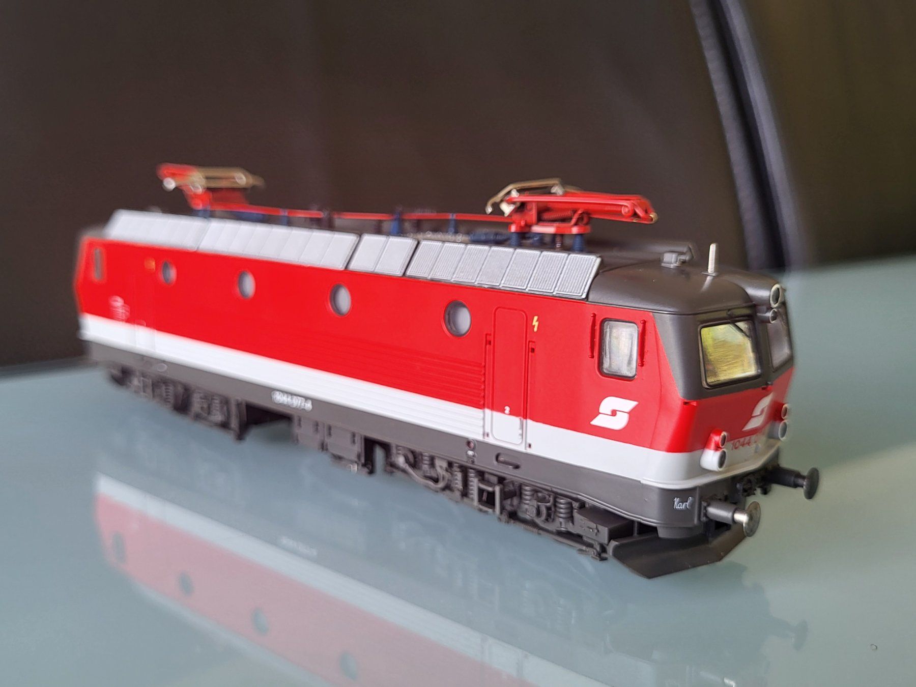 Roco Modellini di ferrovie: H0 ROCO ÖBB 1044 077-4 – Nuovo (secondo la descrizione) da Oberburg venduto da sensetal 1