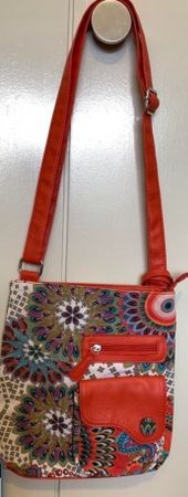 Sac à bandoulière couleur  corail motif floral état neuf