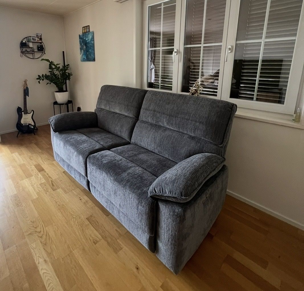 Divani: 3er Sofa elektrisch grau – Usato da Andwil SG venduto da mrs_h99 3