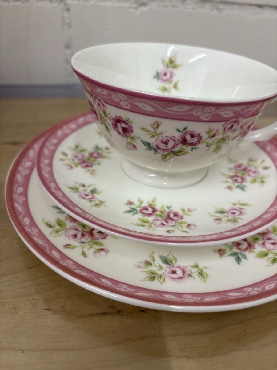 Set di piatti: Ashendene Tassenset, neu & originalverpackt – Nuovo e nell'imballaggio originale da Adliswil venduto da ninotschka7 3