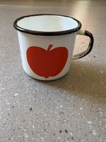 Rarität Emaille Tasse mit Apfel-Motiv, toll für Herbst!