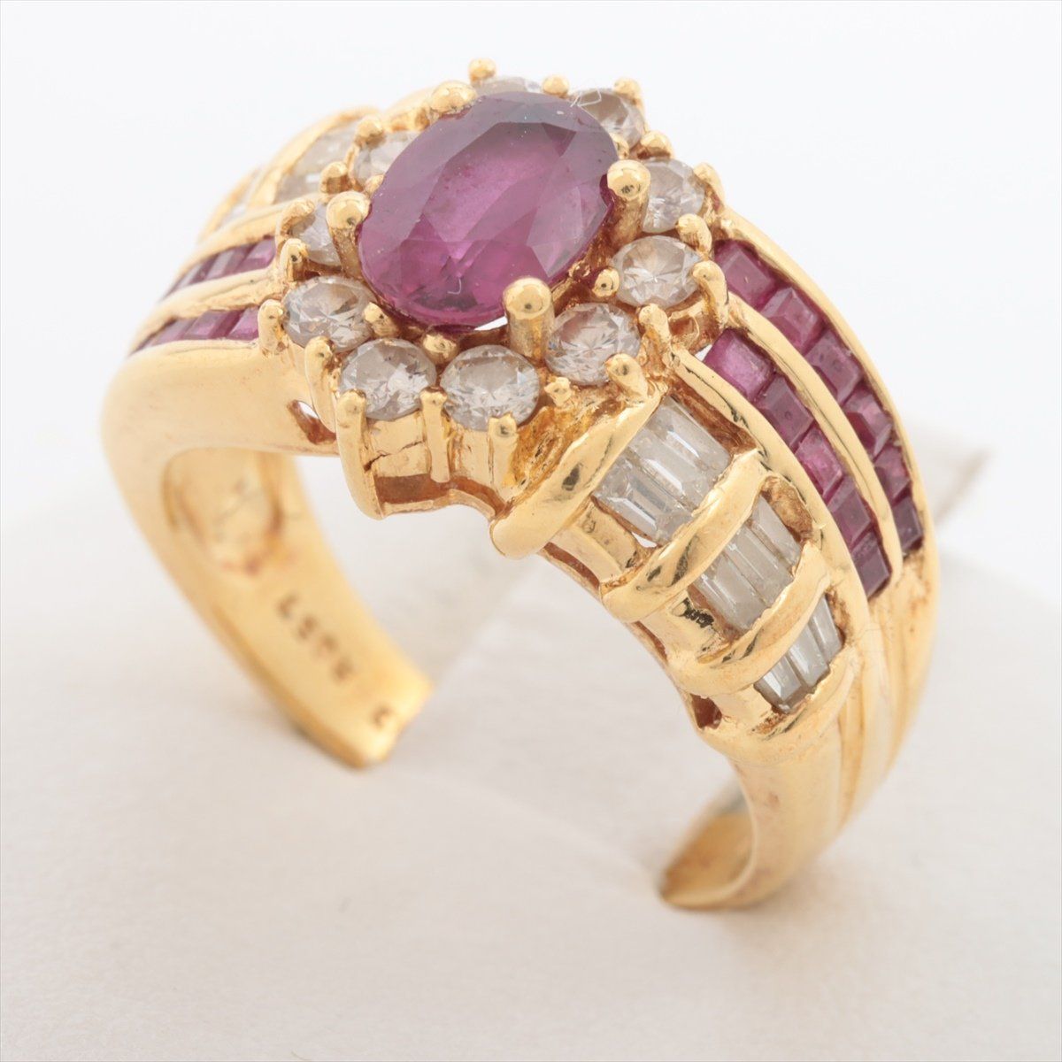 Anelli: Ring Ruby & Diamonds Yellow Gold 18kt 7.1g – Usato da Carouge GE venduto da Watchaser