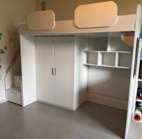 Hochbett Gecko mit Schrank und Treppe