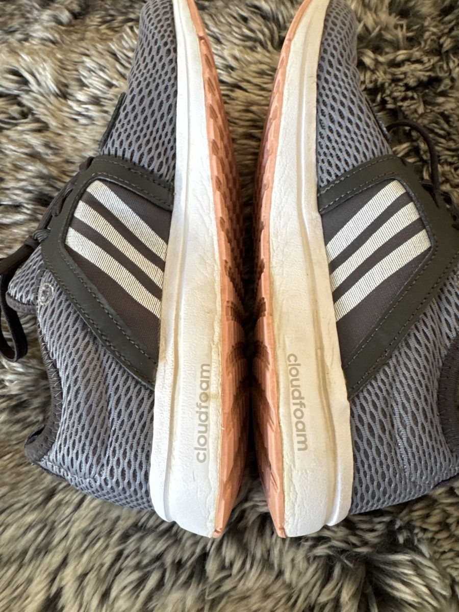 Adidas Damenschuhe: Adidas-Cloudfoam Schuhe (38,5) – Gebraucht aus Vezia von sidu03 2