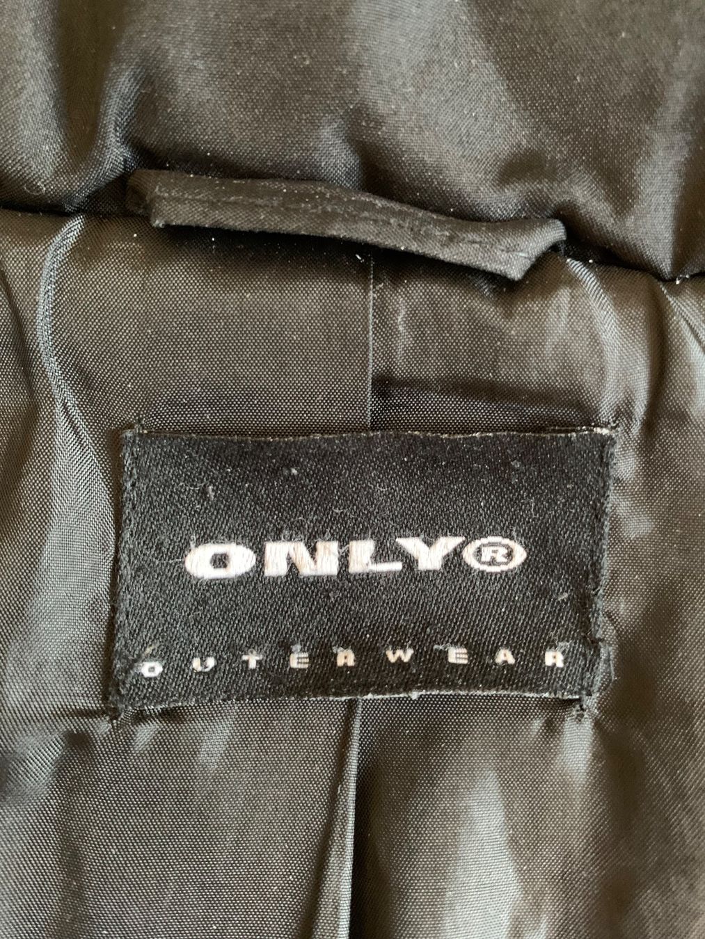 Only Vestes: Only Winterjacke – D'occasion à Ennetbaden par usemiste 2