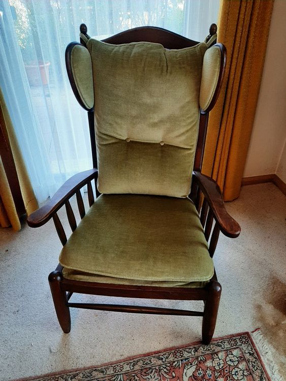 Ohrensessel aus Holz, mit Kissen, vintage 1 Kaufen auf Ricardo