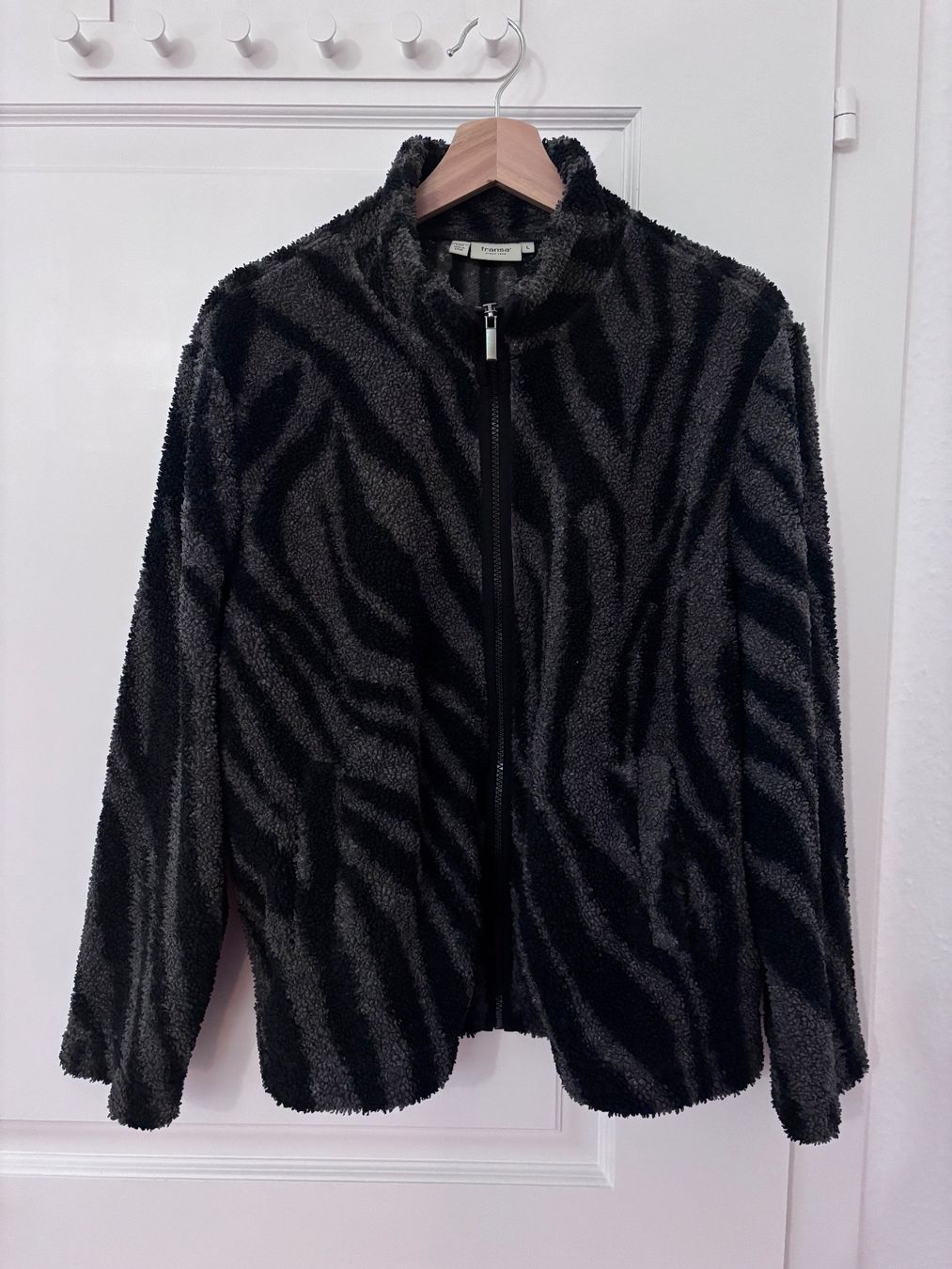 Pullover & Sweatshirts: Fleece Pullover (size L) – Gebraucht aus Zürich von h3lloworld 1