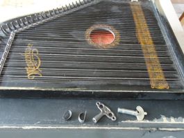 Antike Zither