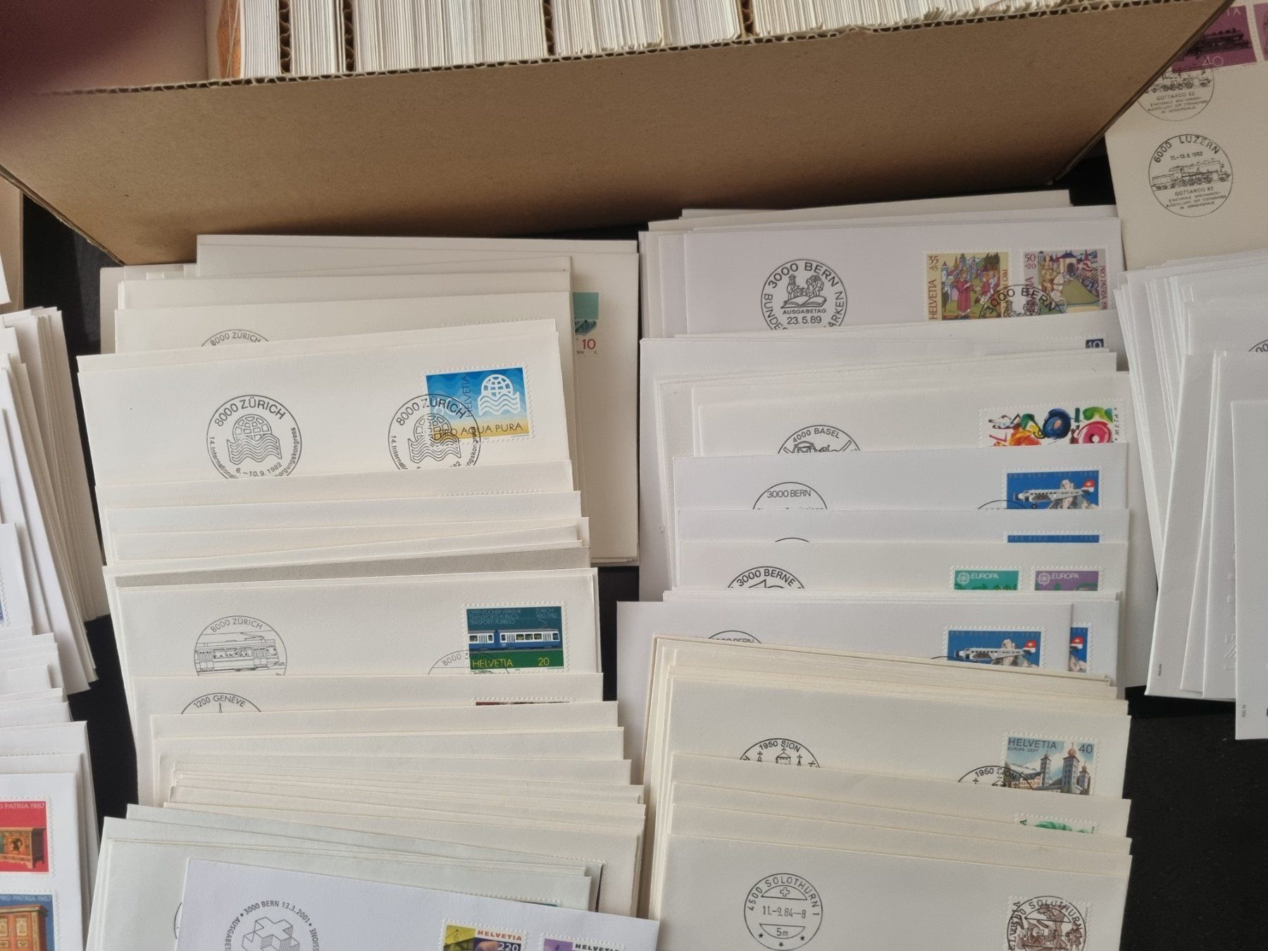 Tutti i francobolli: Kiste mit ca.1100 CH FDC + Sonderbriefe – Usato da Gümligen venduto da Geniusbuy 3