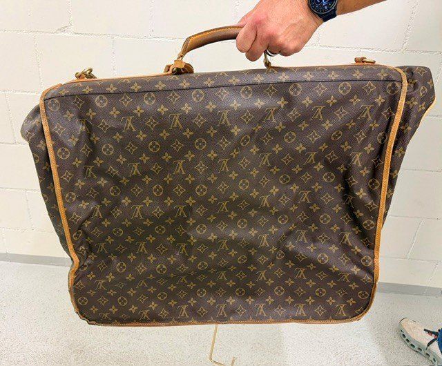 Taschen: Anzugstasche Louis Vuitton – Gebraucht aus olten von chantal008