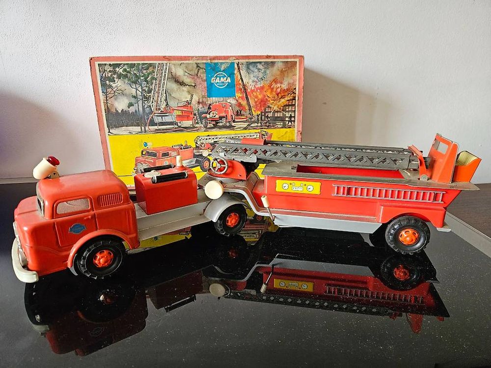 Grand Camion de pompier Ancien en Tôle Rouge - Jeux & Jouets
