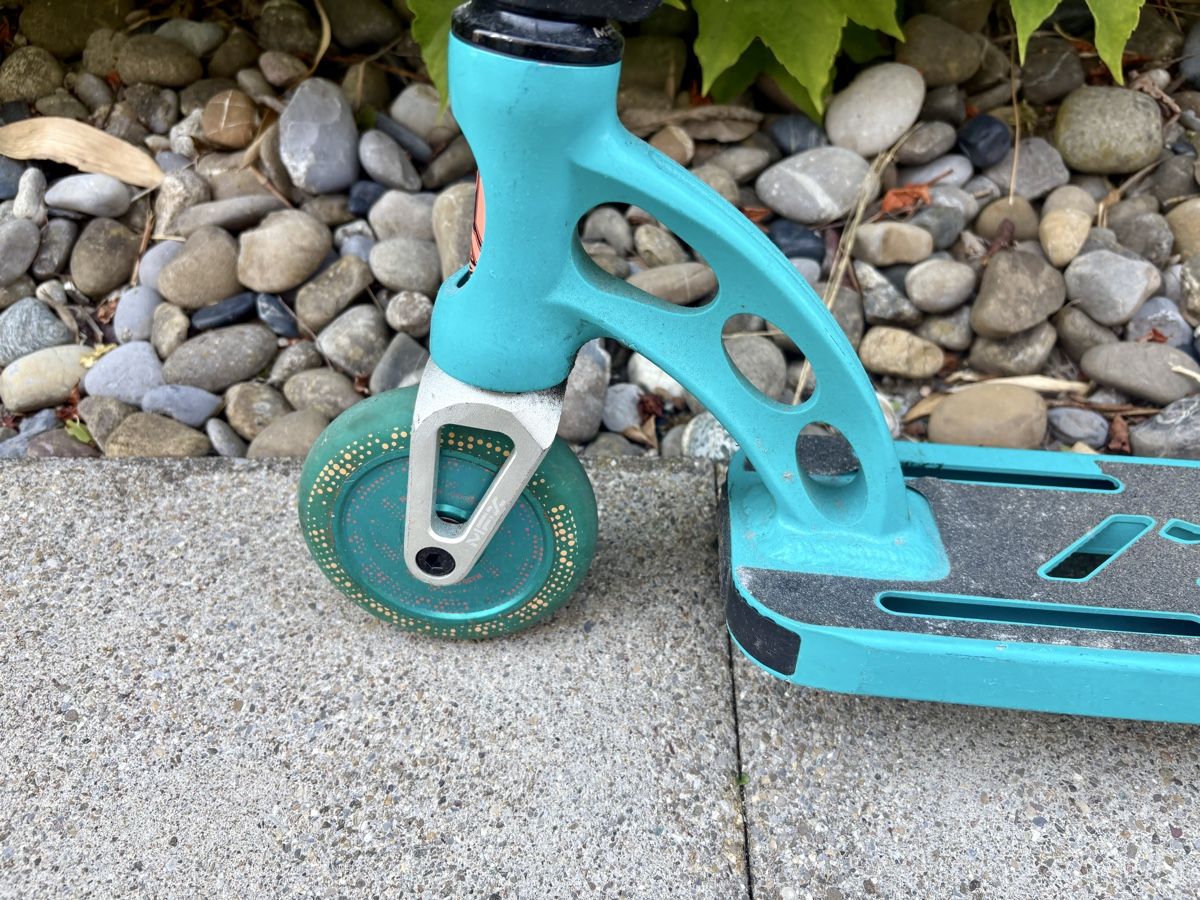 Kickboard: MGP Scooter, gebraucht türkis/pink – D'occasion à Lufingen par Fluripondia 2