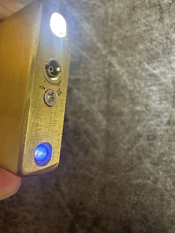 Accendini: Feuerzeuggehäuse mit LED – Usato da Wollerau venduto da nikeyyty 1