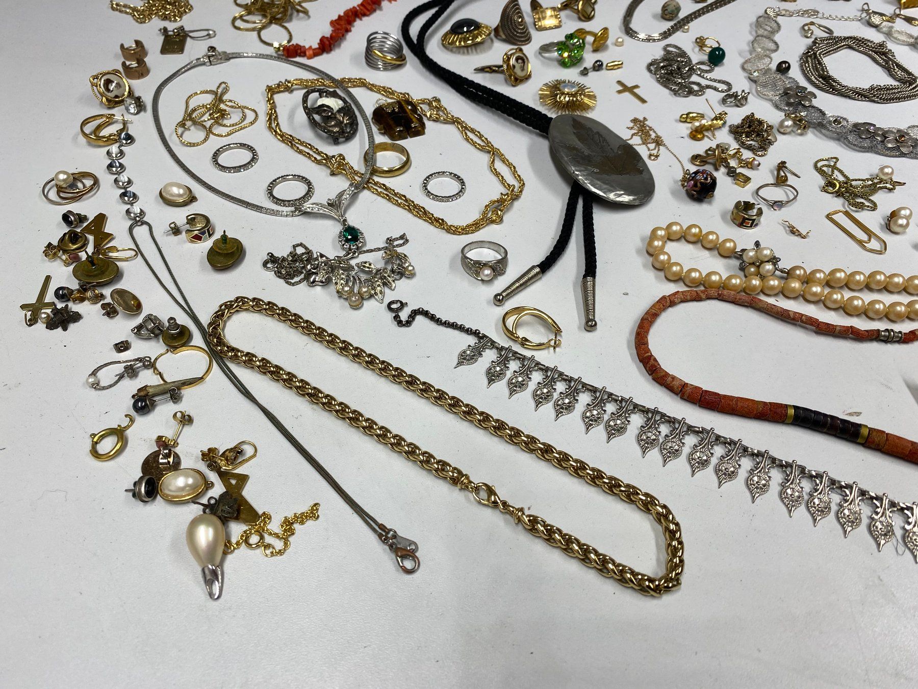 Autres bijoux: LOT Modeschmuck //i541 – D'occasion à Bern par JMsoehne1987 1