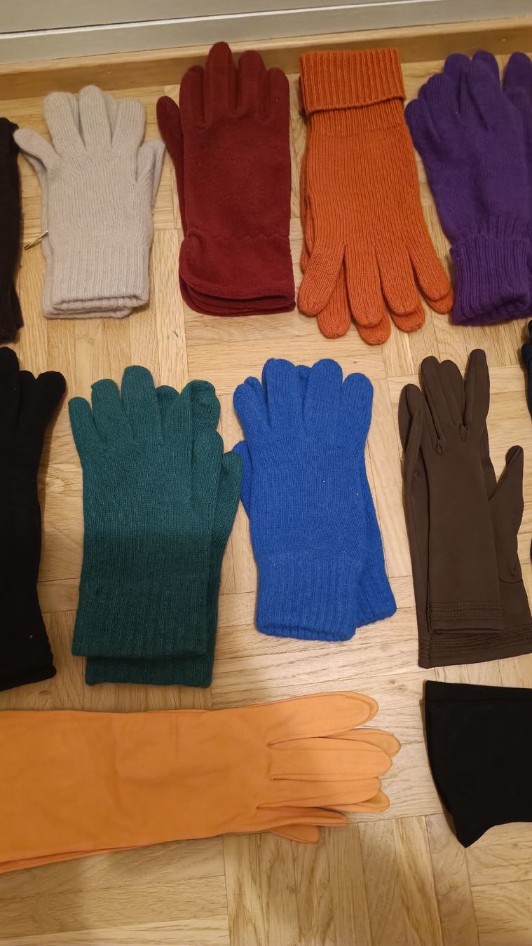 Guanti & manicotti: Set 20 Paar Damen-Handschuhe textil, kurz – Usato da Baden venduto da zuppel 1