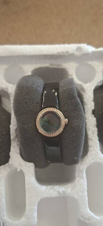 Orologi: Montre Dior La Mini D de Dior nacre  Neuve – Usato da Genève venduto da axe_57bf