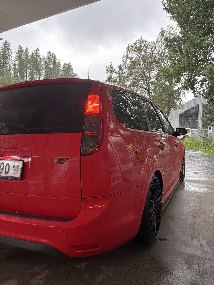 Ford Autos: Ford Focus ST Kombi – D'occasion à Champfèr par MangoMangi 5