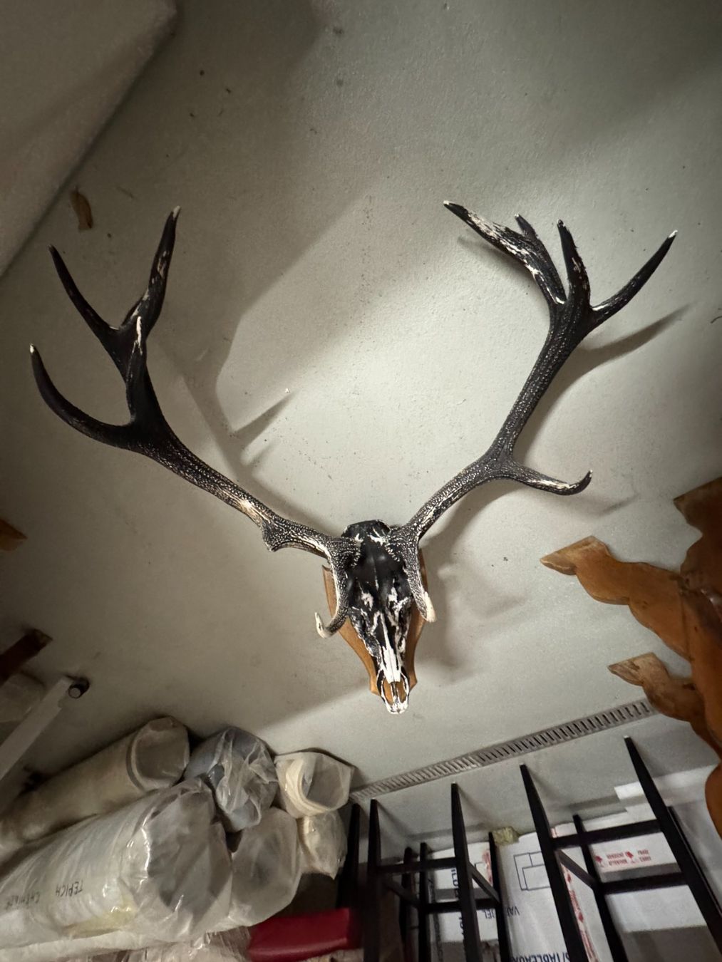 Statuette: Euro Wall Hanger for Deer Head – Usato da Gsteig b. Gstaad venduto da Auctionly 4