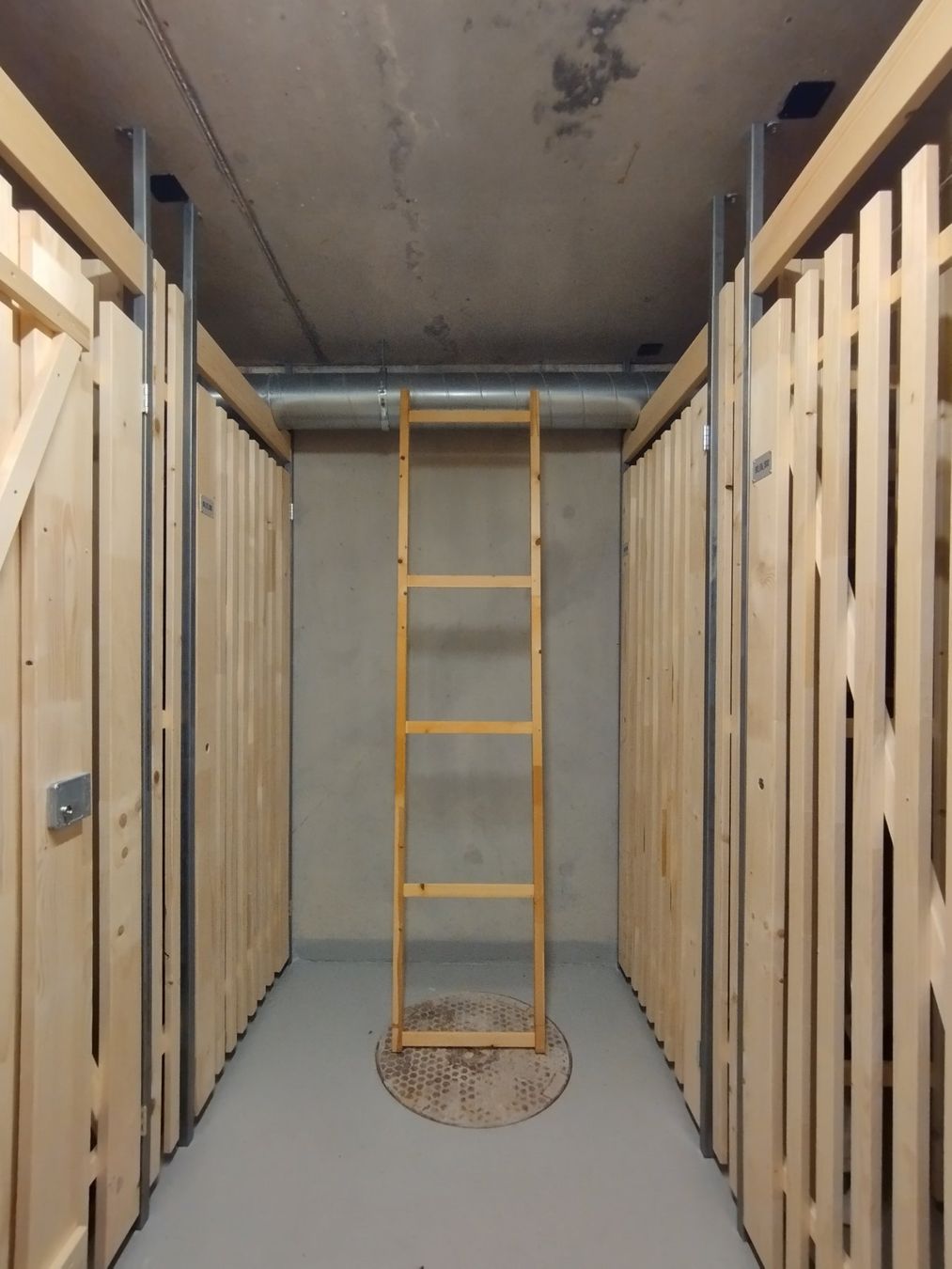 Ikea Scaffali: Montant latéral Ikea IVAR 50x179 cm – Usato da Prilly venduto da Gesamtkunstwerker 1