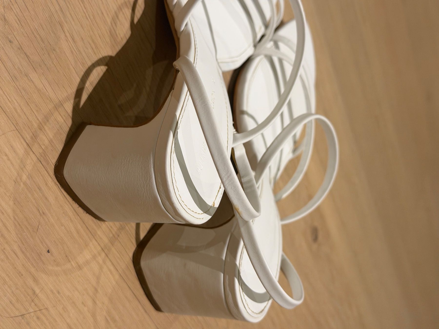 Pull&Bear Scarpe da donna: Pull&Bear Schuhe, weiss (Gr. 37) – Usato da Dübendorf venduto da kmag-20 1