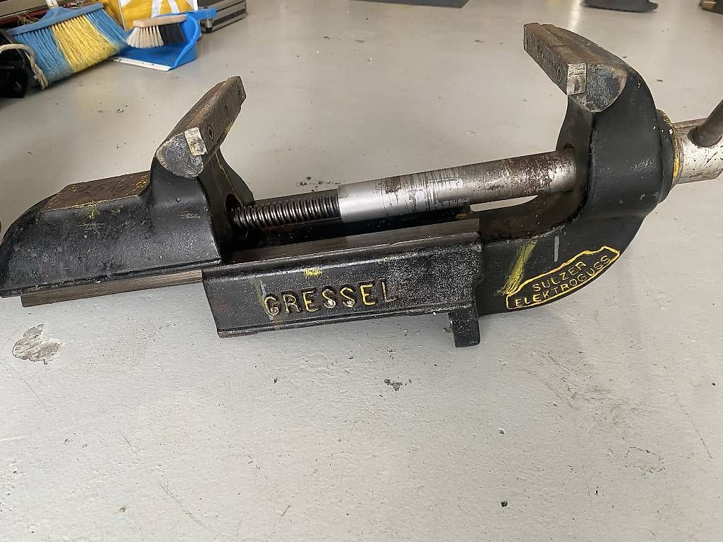 Alle Werkzeuge: Gressel Schraubstock 35 kg schwer  – Gebraucht aus Erlinsbach SO von AgimR01 2