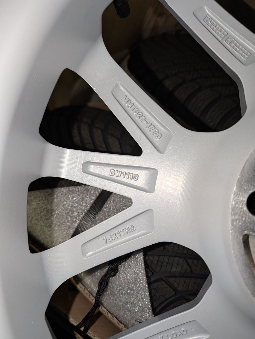 Aversus Pneus & Kompletträder: 4 Kompletträder Aversus neu – Neu und originalverpackt aus Siebnen von Auto007 7